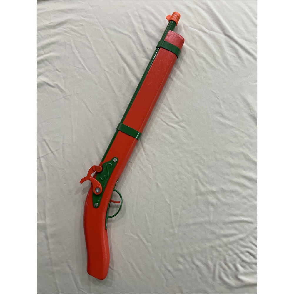 Parris TN. Toy Rifle Replica Vintage Display WWII Marines Green & Red Gun #108S